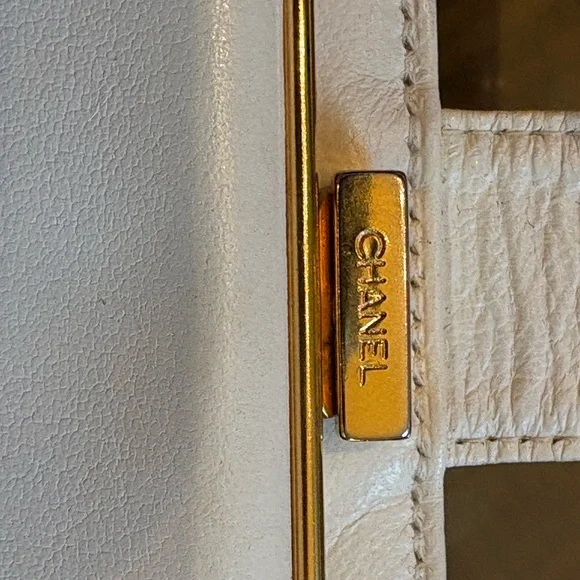 Chanel White Leather Wallet - Picture 13 of 16